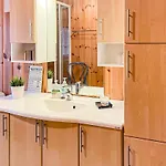 3 Bedroom Stunning In *